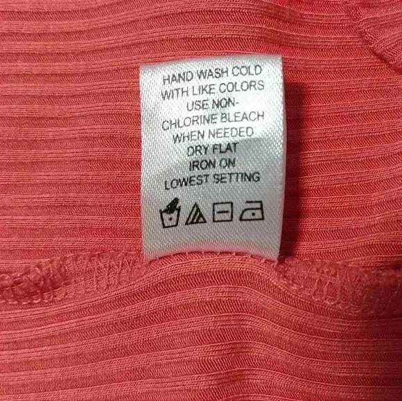 Pac  crop crew neck t shirt. Ladies size m - Picture 5 of 6